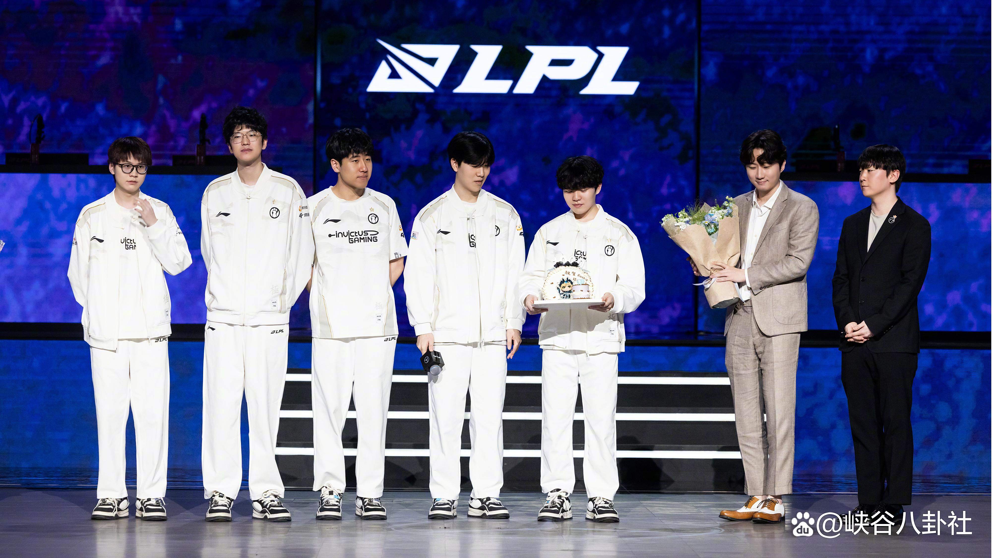 Rookie在勇士比赛中表现优异，出色发挥引发热议！